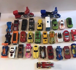 Matchbox Hot Wheels Diecast Vehículos Lote 32 Coches Camiones Motocicletas y Autobuses - Imagen 1 de 5