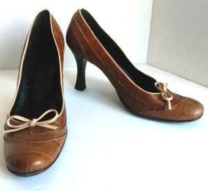 ENZO ANGIOLINI Marrón y Crema Cuero Arco Apilado Madera TACONES BOMBAS Estampado Gator 8M - Imagen 1 de 5