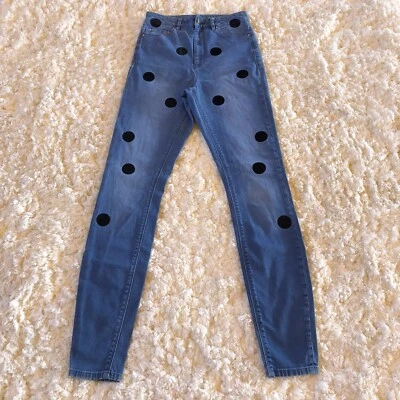 Pantalones de mezclilla ajustados azules a lunares talla 26 de ASOS para mujer Foto 1 de 4