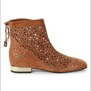 Roger Vivier Lasercut Suede Hidden Heel Booties Size 5 NIB - Picture 1 of 5