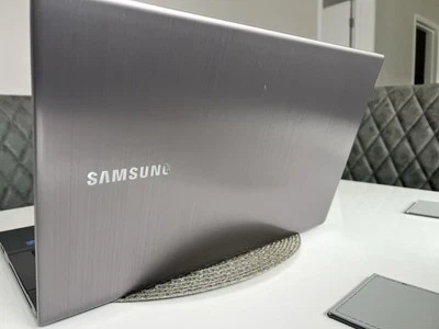 samsung series 7 chronos laptop NP700Z7C-S02UK 17 inch - Image 1 of 4