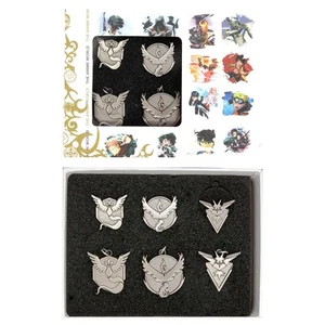 Neu Pokemon GO Team Logos Silber Set PKM 6 Stück Abzeichen & Halskette Pokett Monster - Bild 1 von 4