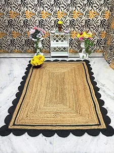 Handmade Braided Natural Pure Jute with Black Design Scalloped Rug - Picture 1 of 11