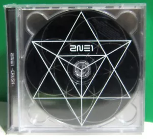 2NE1 CRUSH Black ver. 2nd Album CD Bom Dara CL Minzy Sealed Kpop KstarCollection - Picture 1 of 2