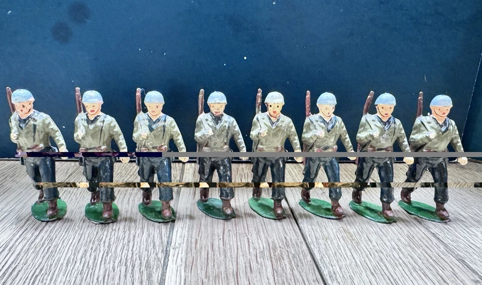 Timpo: Infantería de Estados Unidos, cascos de acero. Segunda Guerra Mundial. c1950s.  Sin caja Foto 1 de 4