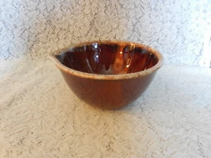 Hull Brown Drip 8" Lip Spouted Mixing Bowl - Picture 1 of 5
