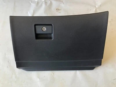 GUANTERA INFINITI G37 G35 2008-2013 GUANTERA COMPARTIMENTO DE ALMACENAMIENTO NEGRO Foto 1 de 4