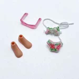 Beach Bash Ailani Lil Bratz Mini Puppe Lot Tasche Schuhe Füße Sonnenbrille Badeanzug - Bild 1 von 5