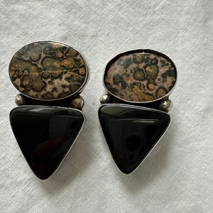 EVELYN ABEITA ? NAVAJO Vintage Onyx & Leopard-Skin Jasper Earrings Clit On -2” - Picture 1 of 6