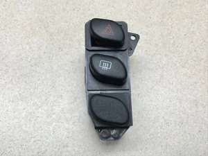 95 99 Mitsubishi Eclipse descongelación trasera - interruptor de control de luces de peligro negro - Imagen 1 de 5