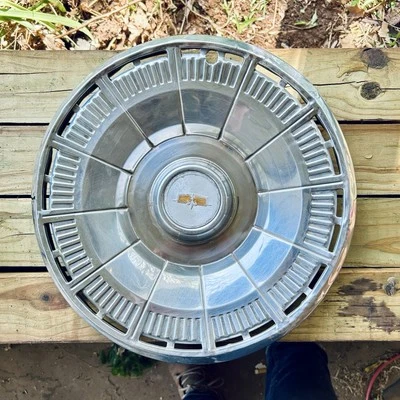 Chevrolet Impala Caprice 1980-1985 15" tapacubos cubierta de rueda-GM OEM, ENVÍO GRATUITO Foto 1 de 4