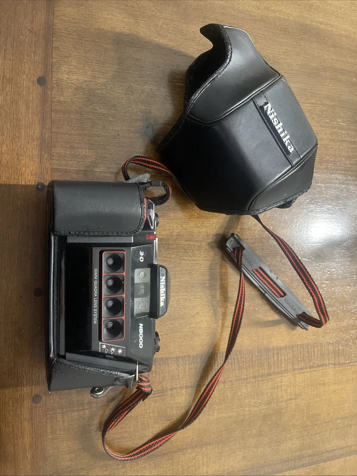 Cámara 3D Nishika N8000 3D 35 mm con sistema de lentes Quadra de 30 mm y estuche Foto 1 de 4