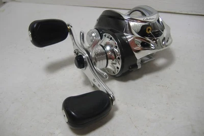 Carretel de fundição Cabela's Tournament ZX 8 rolamentos de esferas proporção 7:1 alças de aderência macia - Imagem 1 de 4