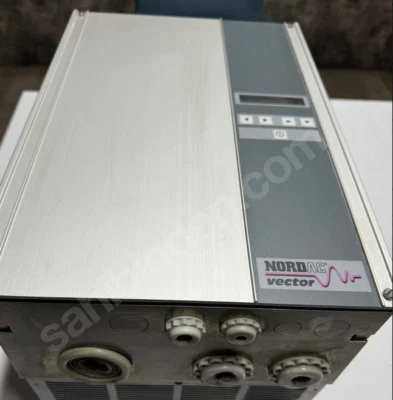 NORDAC VECTOR SK 22000/3 CT 76220035/47C220066 USED - Image 1 of 2