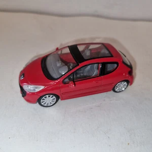 Peugeot 207 1:43 rojo sin embalaje original - Imagen 1 de 3