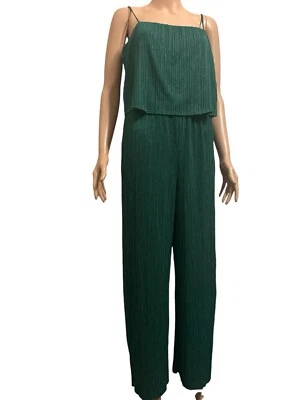 Lush- Green Lightweight Pleated Jumpsuit Wide Legged. Stretchy & Comfortable  Foto 1 de 4