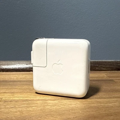 Genuine Apple OEM iPod FireWire 0.4A Power Adapter - ADP-8PBA (A1070) NO CABLE - Image 1 of 3