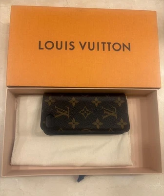 Auténtica funda Louis Vuitton con monograma folio para iPhone 6, 7 y 8 Foto 1 de 4