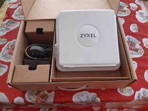 Zyxel LTE7490-M904 4G LTE-A Pro Outdoor Router - Photo 1/3