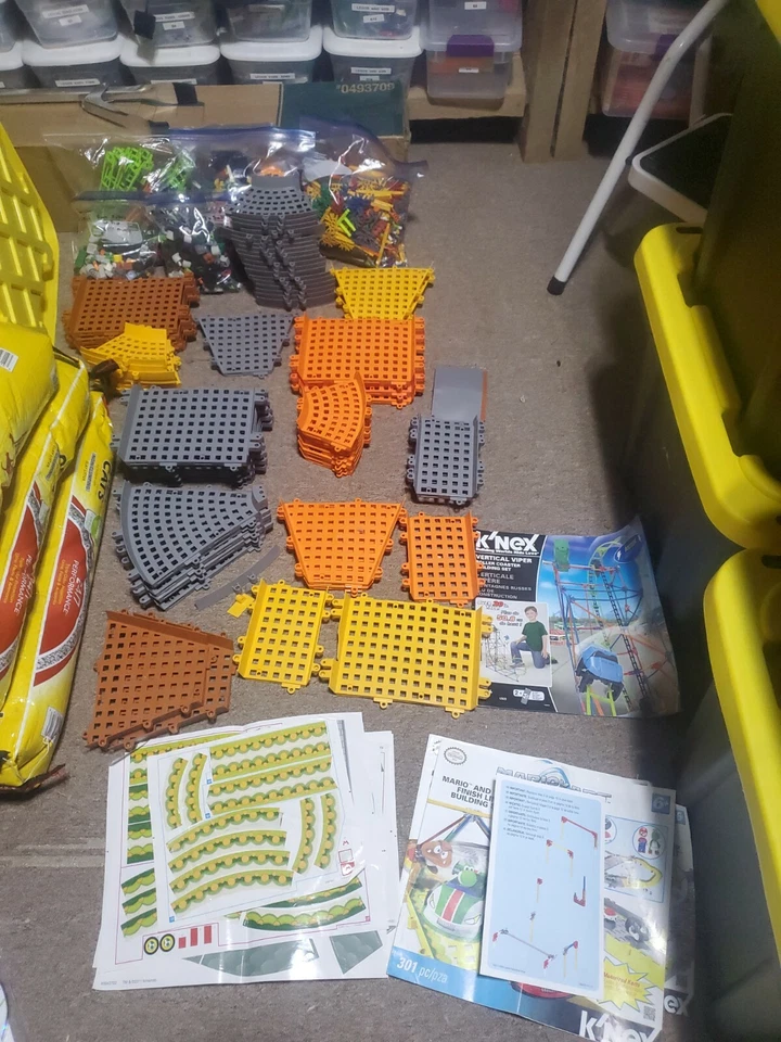 READ HUGE Mixed Lot of K'NEX Mario Kart Wii Roller Coaster Track and Accessories - Image 1 of 4