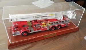 Camion de pompier américain usa pierce snorkel fire engine Franklin mint 1/32 - Foto 1 di 18