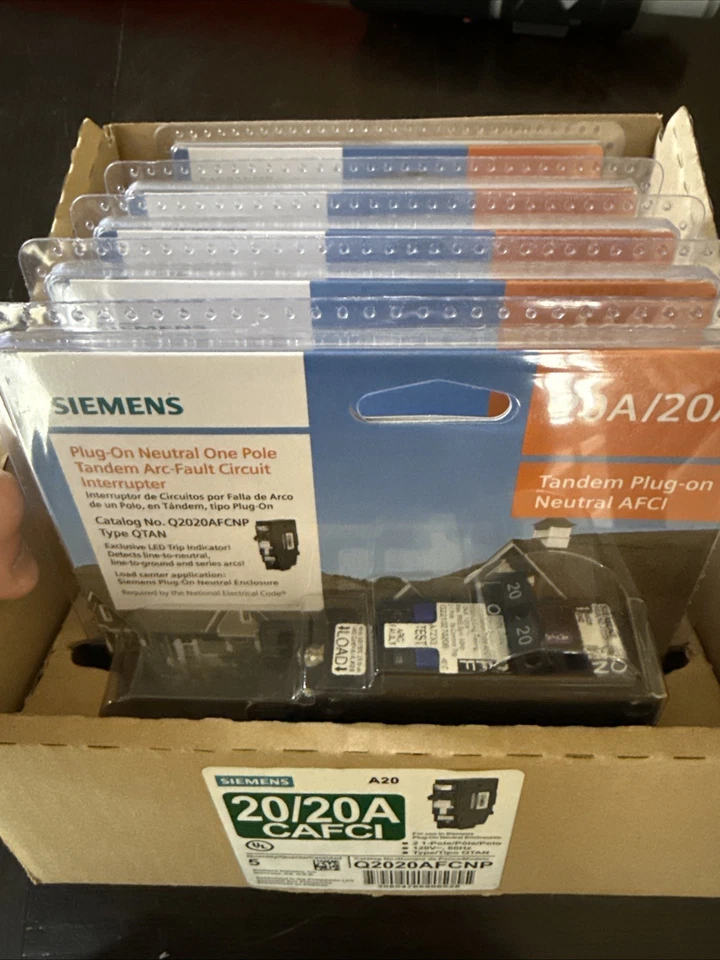 Siemens Plug-On Neutral Tandem Arc Fault Circuit Interrupter (Q2020AFCNP)