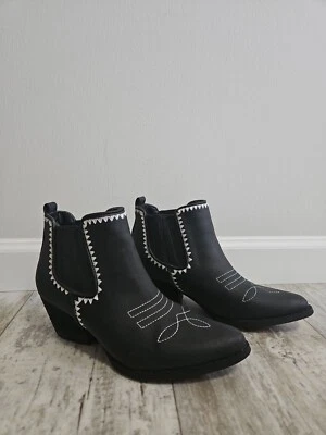 Botas de tornozelo de vaqueira muito voláteis tamanho 8 - Imagem 1 de 4