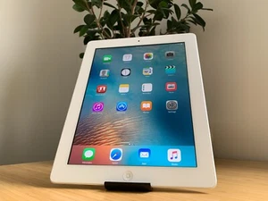 Apple iPad 3rd Gen. 16GB, Wi-Fi + Cellular, 9.7in - White, A1430 (AU STOCK) - Picture 1 of 6