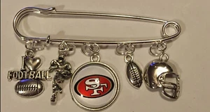 San Francisco 49ers 49 Football Kilt Pin Logo Helmet 2.75” Purse Brooch Fan - Picture 1 of 1