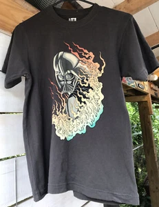UT Uniqlo Star Wars "Darth Vader" Flames Yth XXS T-Shirt Charcoal Gray 100% Ctn - Picture 1 of 5