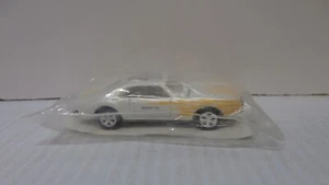 Johnny Lightning 1996 Club Car Tour 1996 Custom Olds Toronado Pearl White NEW - Picture 1 of 3