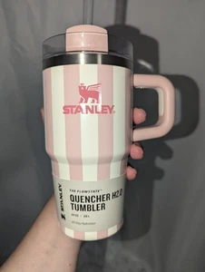 New Stanley cup The Quencher H2.0 Flowstate Tumbler 20 OZ Pink Stripes - Picture 1 of 8