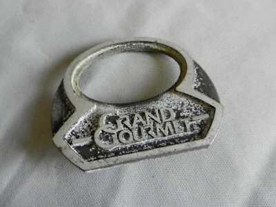 BBQ part-emblem-Grand Gourmet- model GBC 621 A-M - Image 1 of 2