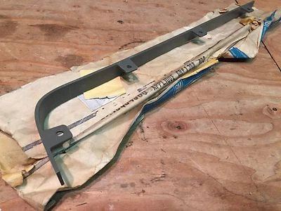 1977 78 79 PONTIAC GRAND PRIX NOS GM RH НИЖНИЙ ГРИЛЬ МОЛДИНГ «АППЛИКАЦИЯ» 10004386 - Изображение 1 из 2