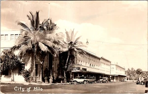CITY OF HILO, HAWAII - BUSINESS STREET VIEW - OLD REAL PHOTO POSTCARD - Picture 1 of 2