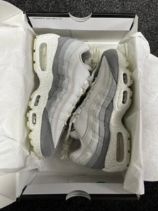 Taglia 4,5 - Nike Air Max 95 QS ossa leggere bianche - Foto 1 di 3