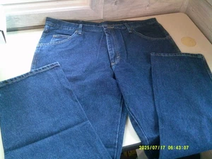 Wrangler Regular Fit 5 Pocket Jeans 40" x 30" - Picture 1 of 3