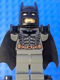 Lego Super Heroes: Batman I: Batman Dark Bluish Gray Suit bat024 Set 7888 7884