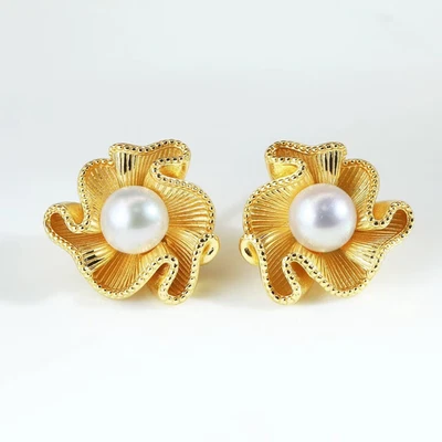 gorgeous pair of 8-9mm south sea round white pearl stud earring 925s - Image 1 of 3