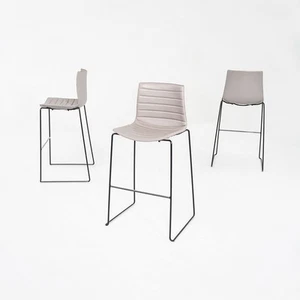 2010s Arper Catifa 46 Bar Stool in Beige Vinyl with Steel Frame 8x Available - Picture 1 of 12