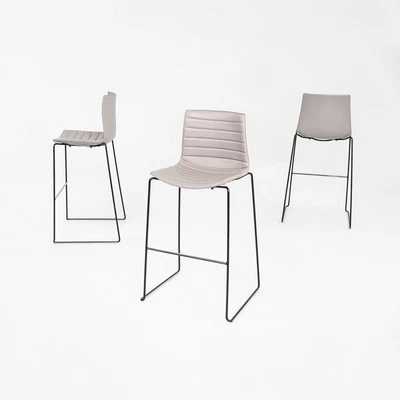 2010s Arper Catifa 46 Bar Stool in Beige Vinyl with Steel Frame 8x Available - Image 1 of 4