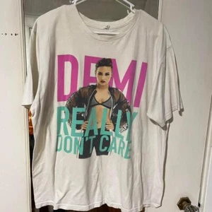 Demi Lovato World Tour 2014 tee #DemiLovato - Picture 1 of 4