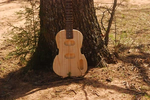 Aufgearbeiteter Gitarrenkörper im Vintage-Stil Violine/Hofner-Form - Bild 1 von 13