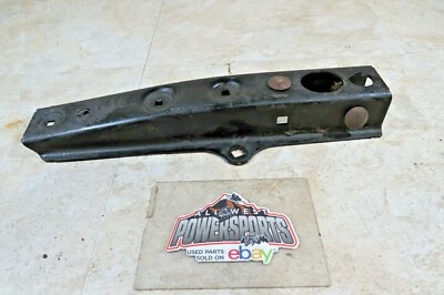 2014 CAN AM RENEGADE 1000, REAR RIGHT RH FOOTWELL BRACKET (OPS1164) Foto 1 de 4