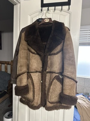 texas tanning SHEARLING mens coat Size 44 Mint Condition - Image 1 of 2