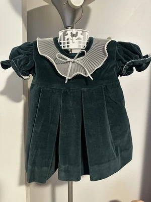 Vintage 1987 Baby Girl’s Green Handmade Velvet Dress 6-9mos Lace Collar/Bloomers - Image 1 of 4