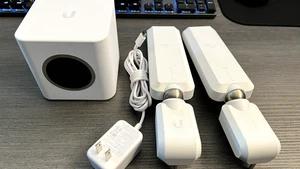 Ubiquiti AmpliFi HD Mesh WiFi System With Two AmpliFi Mesh points - Picture 1 of 4