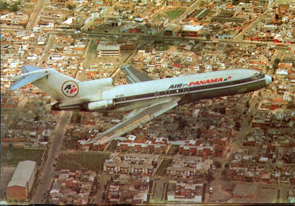 Airliner Postcard Air Panama B727 published by Movifoto - Image 1 of 1