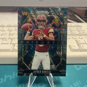 2024 Panini Prizm - Prizmatic Jayden Daniels #3 Green Wave Prizm (RC) - Picture 1 of 2