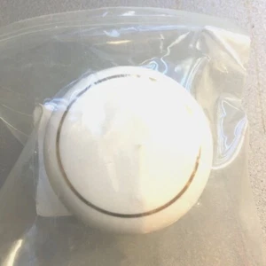 LIBERTY #40022C-WG-C 1 1/2" WHITE GLOSS CERAMIC ROUND CABINET DOOR  Handle, Pull - Picture 1 of 3